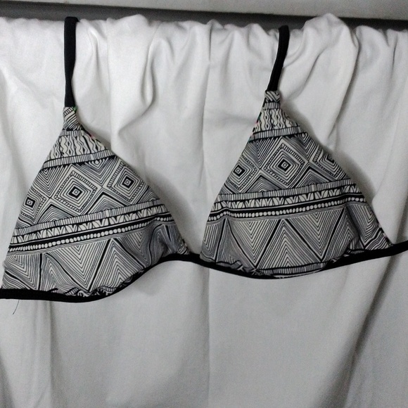 Hurley reversible triangle top - Picture 4 of 4